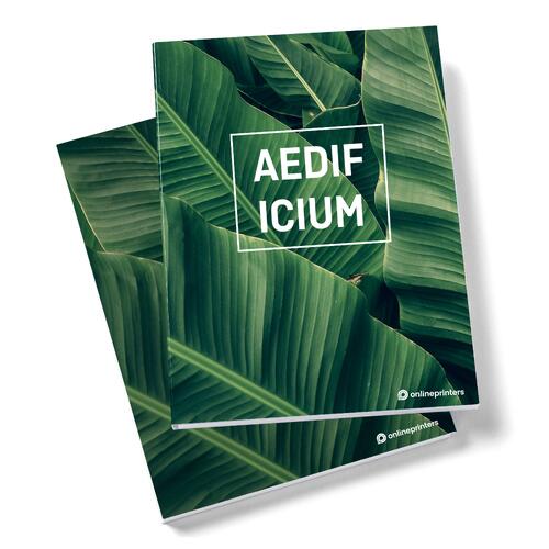 Blocco note in carta, rilegato verticalmente.