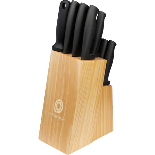 Ceppo portacoltelli in legno con fessure per coltelli.