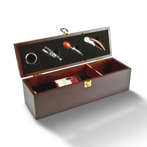 Scatola di vino in legno marrone con coperchio e chiusura.