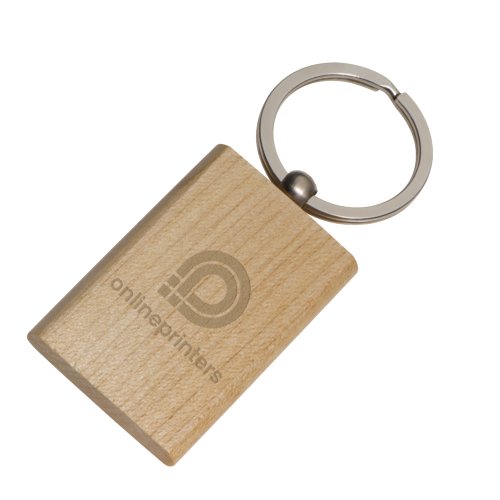 Portachiavi in legno chiaro con anello in metallo.