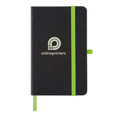 Quaderno nero con elastico e segnalibro a nastro.