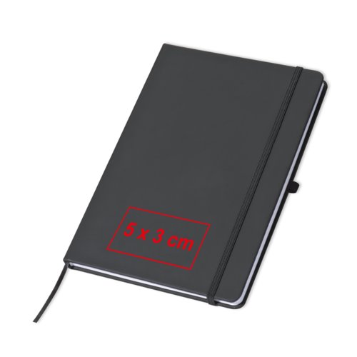 Quaderno nero con chiusura elastica e segnalibro a nastro.