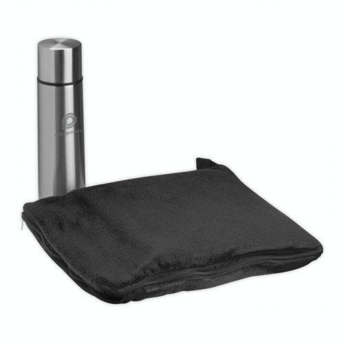 Coperta in pile nera con cerniera e thermos in metallo.