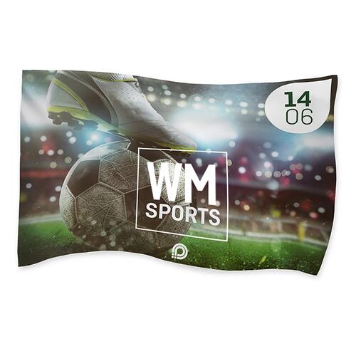 Bandiera in poliestere per uso esterno con bordi rinforzati.