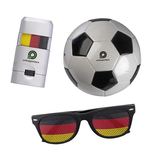 Set sportivo con palla, battimani e penna a sfera.