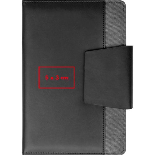 Taccuino nero con chiusura magnetica.