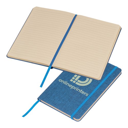 Quaderno blu con chiusura elastica e segnalibro a nastro.