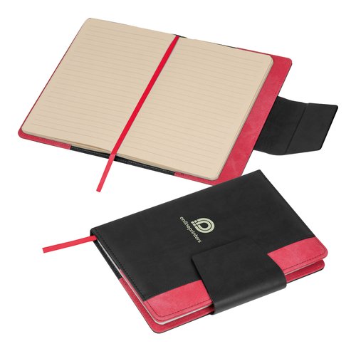 Quaderno rosso con chiusura magnetica e segnalibro a nastro.
