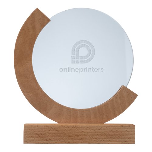 Trofeo beige con base in bamb e placca circolare in vetro acrilico.