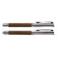 Set di penne color legno con penna a sfera, penna stilografica e custodia.