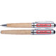 Set da scrittura color legno con penna a sfera e penna stilografica.