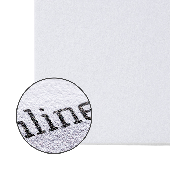 Immagine Dettaglio di carta offset con struttura ruvida e assorbente, ideale per scrivere.